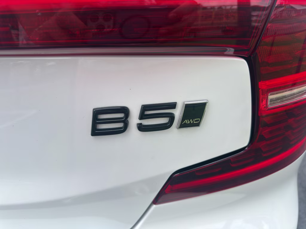 2024 Crystal White Metallic Volvo S60 Plus Black Edition AWD Sedan
