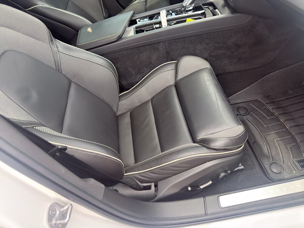 2024 Crystal White Metallic Volvo S60 Plus Black Edition AWD Sedan