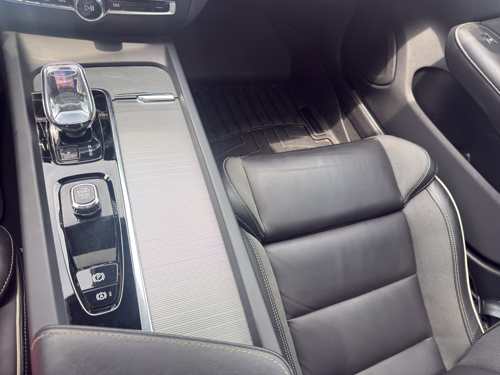 2024 Crystal White Metallic Volvo S60 Plus Black Edition AWD Sedan