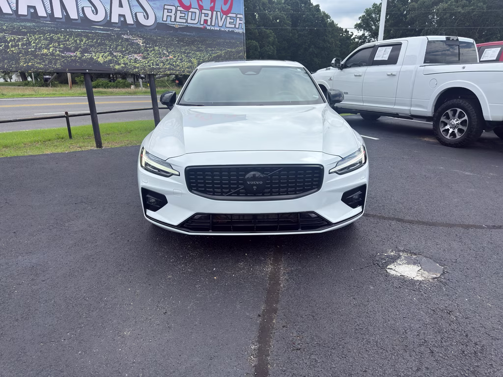 2024 Crystal White Metallic Volvo S60 Plus Black Edition AWD Sedan
