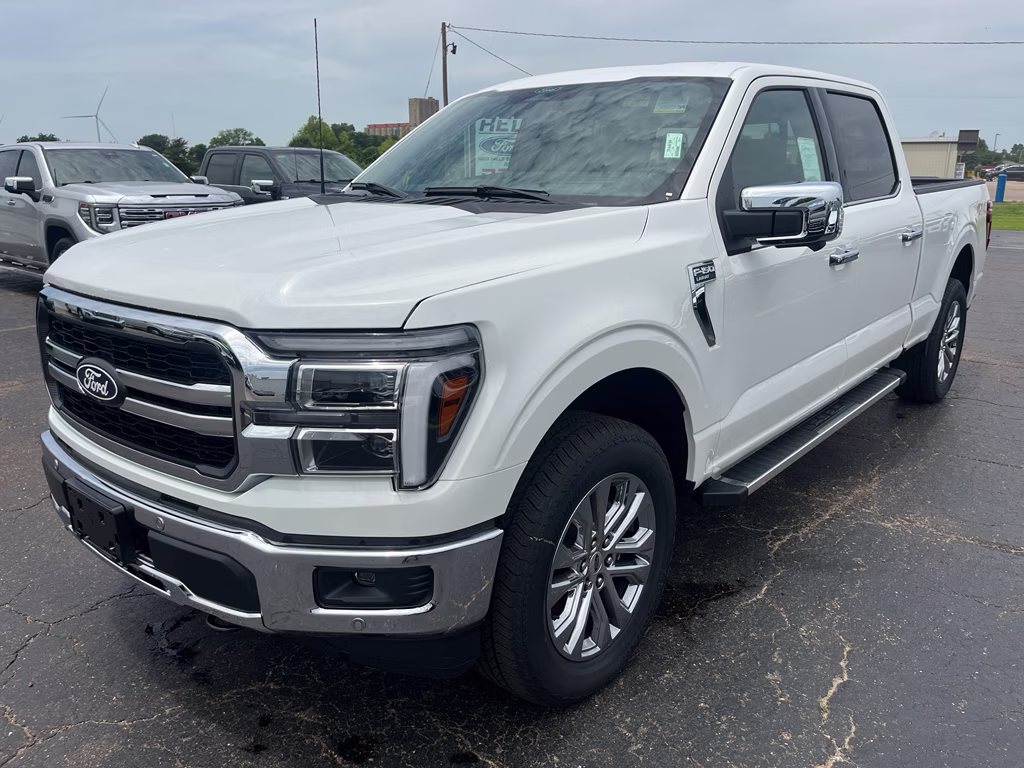 2026 Star White Metallic Tri-Coat Ford F-150 LARIAT 4X4 Truck