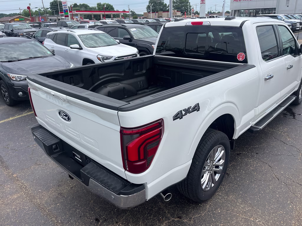 2026 Star White Metallic Tri-Coat Ford F-150 LARIAT 4X4 Truck