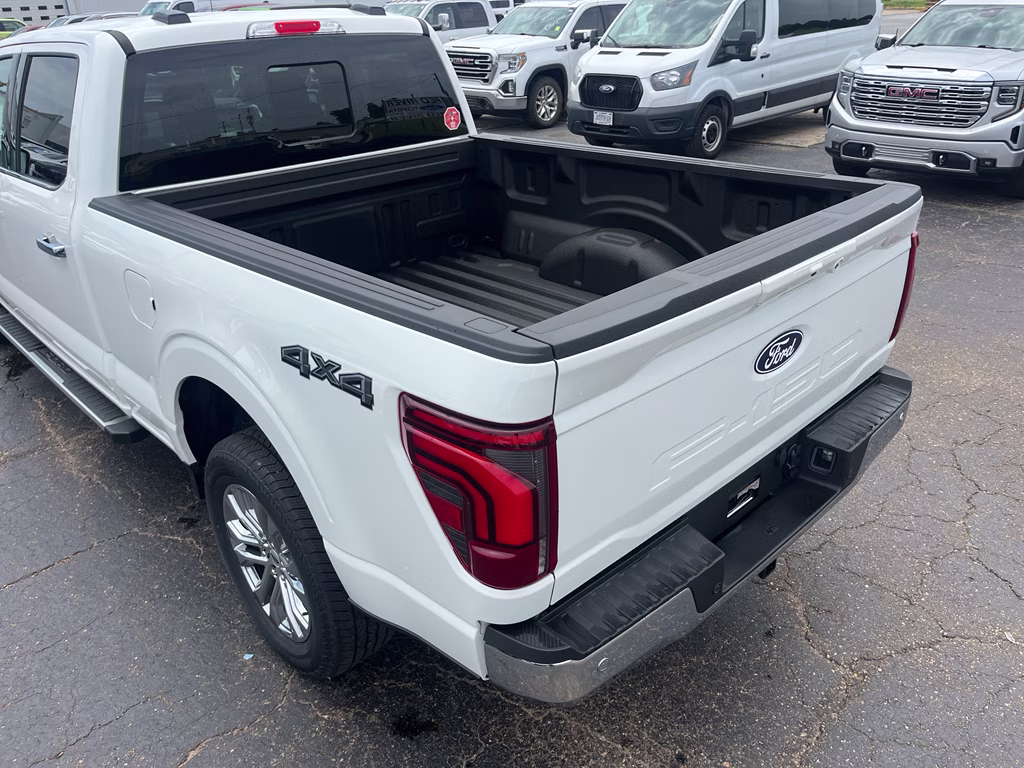 2026 Star White Metallic Tri-Coat Ford F-150 LARIAT 4X4 Truck