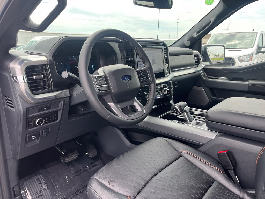 2026 Star White Metallic Tri-Coat Ford F-150 LARIAT 4X4 Truck