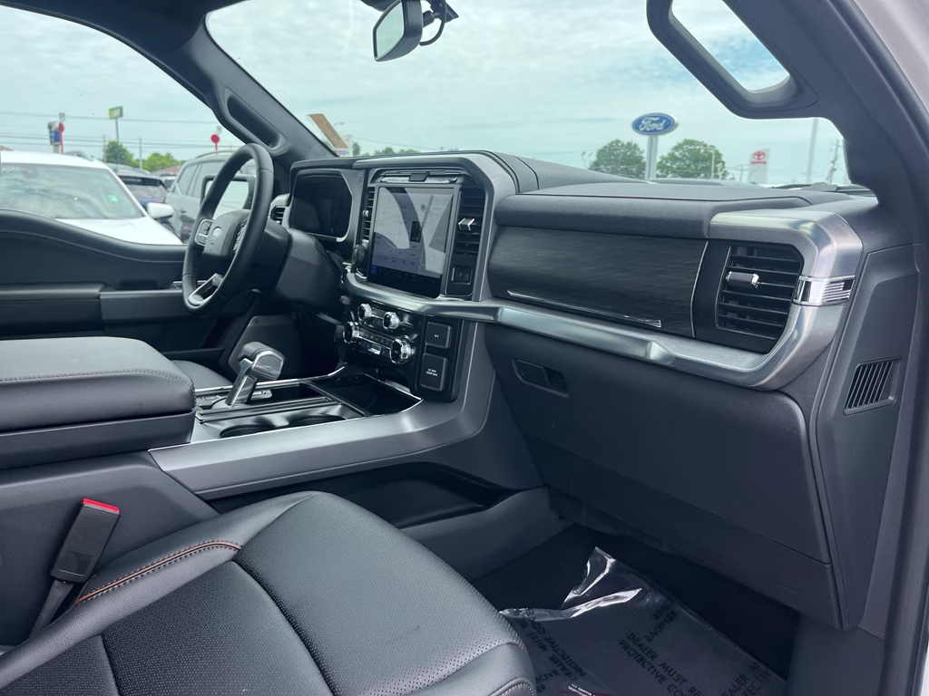 2026 Star White Metallic Tri-Coat Ford F-150 LARIAT 4X4 Truck