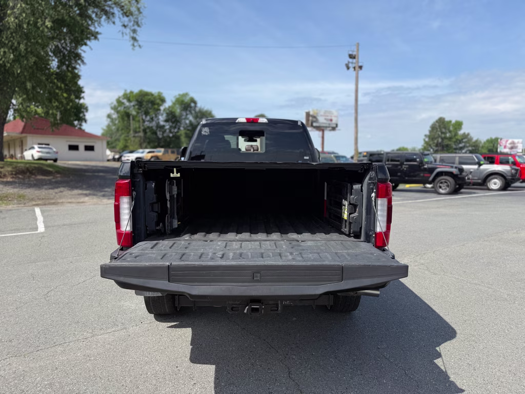 2017 Shadow Black Ford Super Duty F-250 SRW Platinum 4X4 Truck