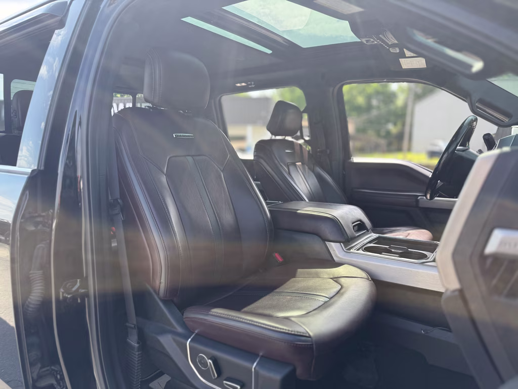 2017 Shadow Black Ford Super Duty F-250 SRW Platinum 4X4 Truck