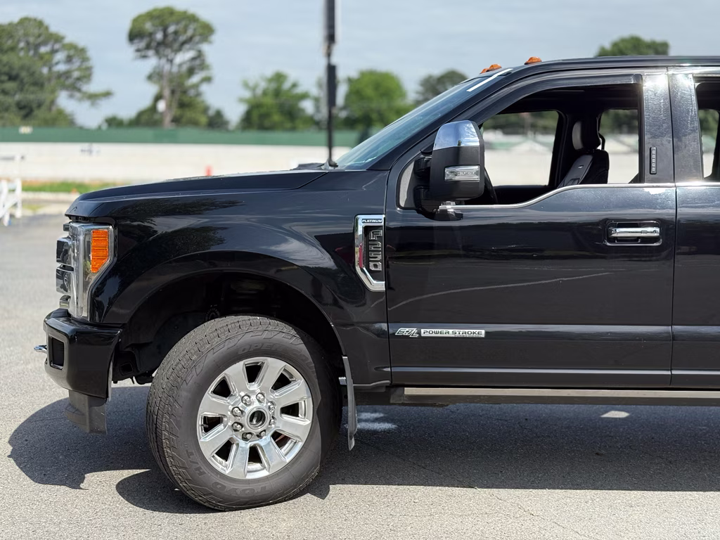 2017 Shadow Black Ford Super Duty F-250 SRW Platinum 4X4 Truck