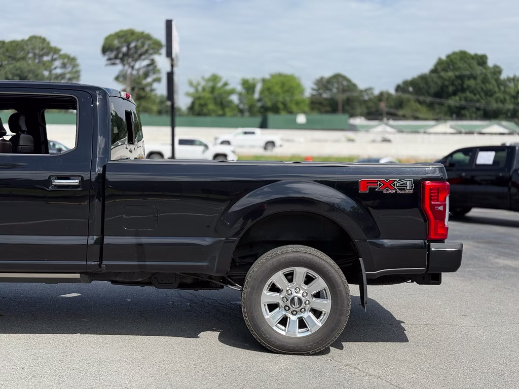 2017 Shadow Black Ford Super Duty F-250 SRW Platinum 4X4 Truck