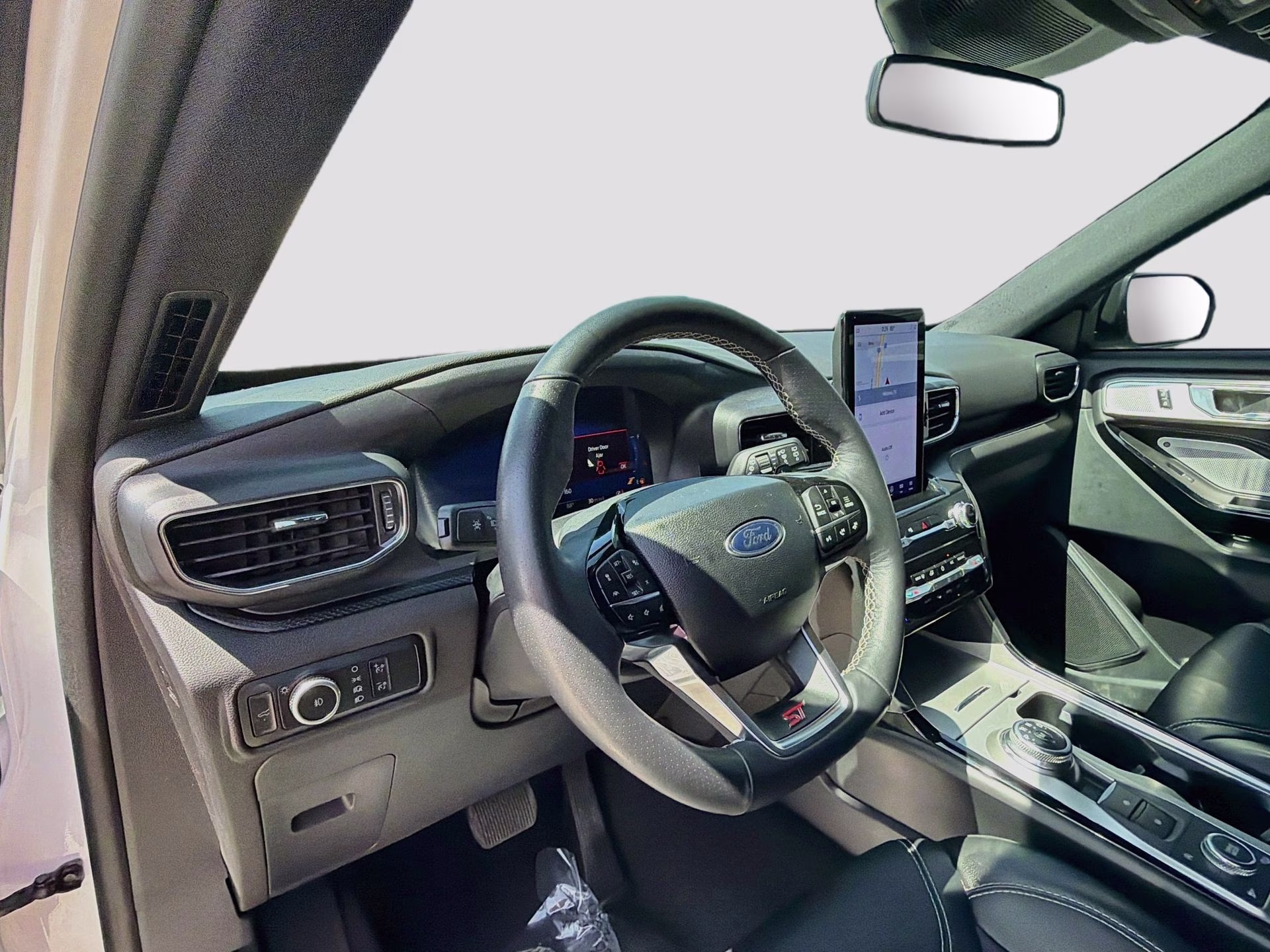 2024 Star White Metallic Tri-Coat Ford Explorer ST 4X4 SUV