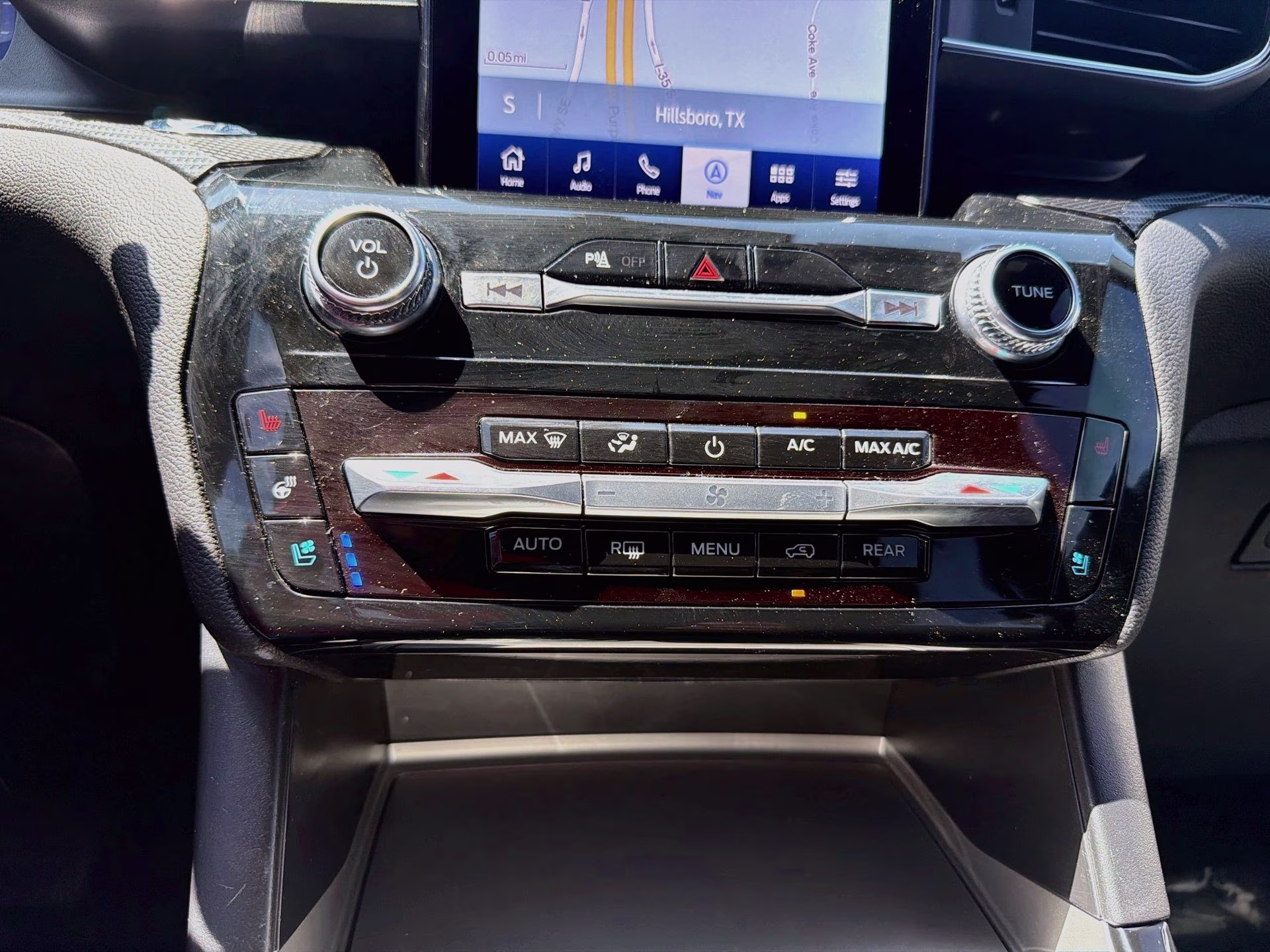 2024 Star White Metallic Tri-Coat Ford Explorer ST 4X4 SUV