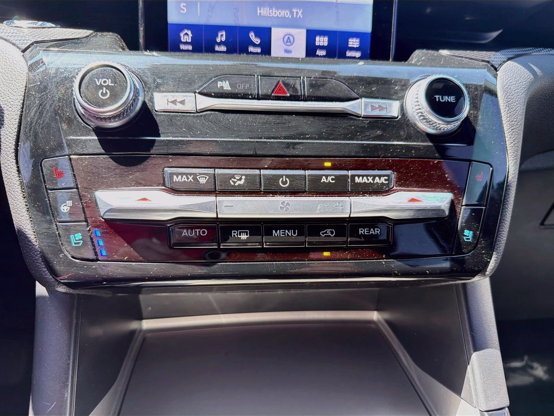 2024 Star White Metallic Tri-Coat Ford Explorer ST 4X4 SUV