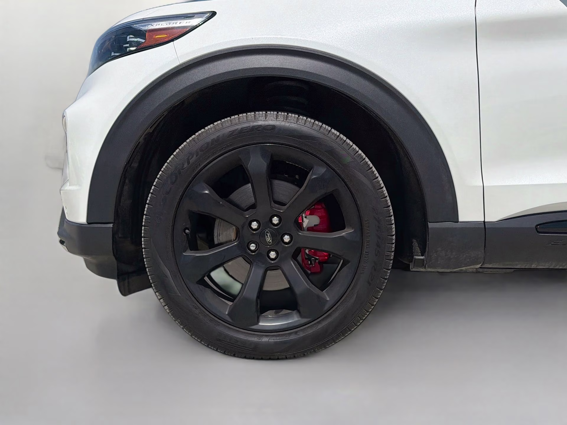 2024 Star White Metallic Tri-Coat Ford Explorer ST 4X4 SUV