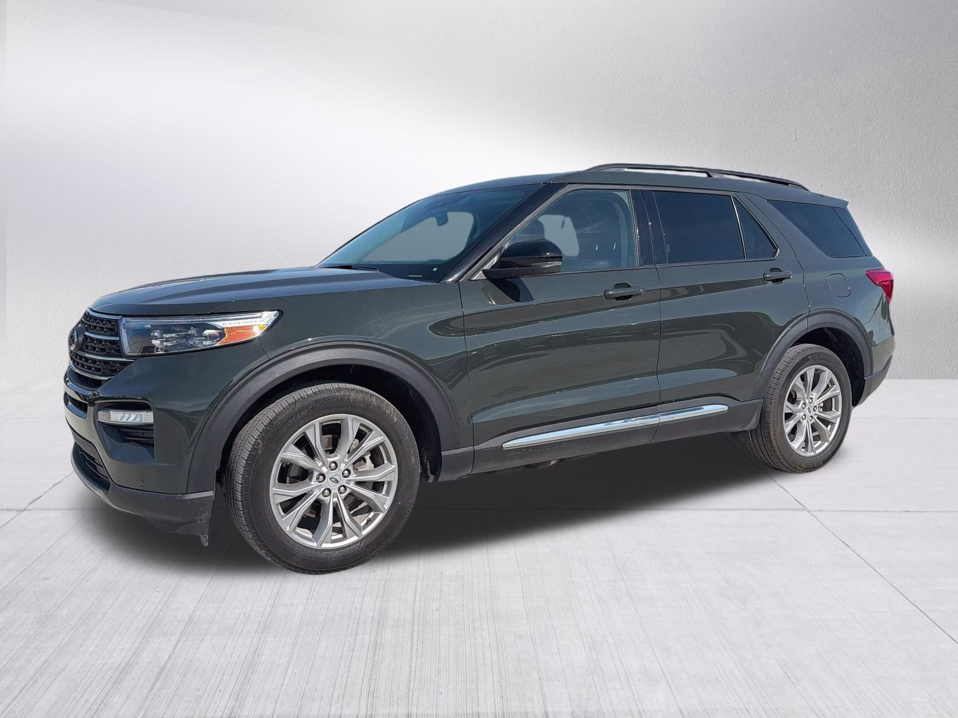 2024 Forged Green Metallic Ford Explorer XLT 4X4 SUV