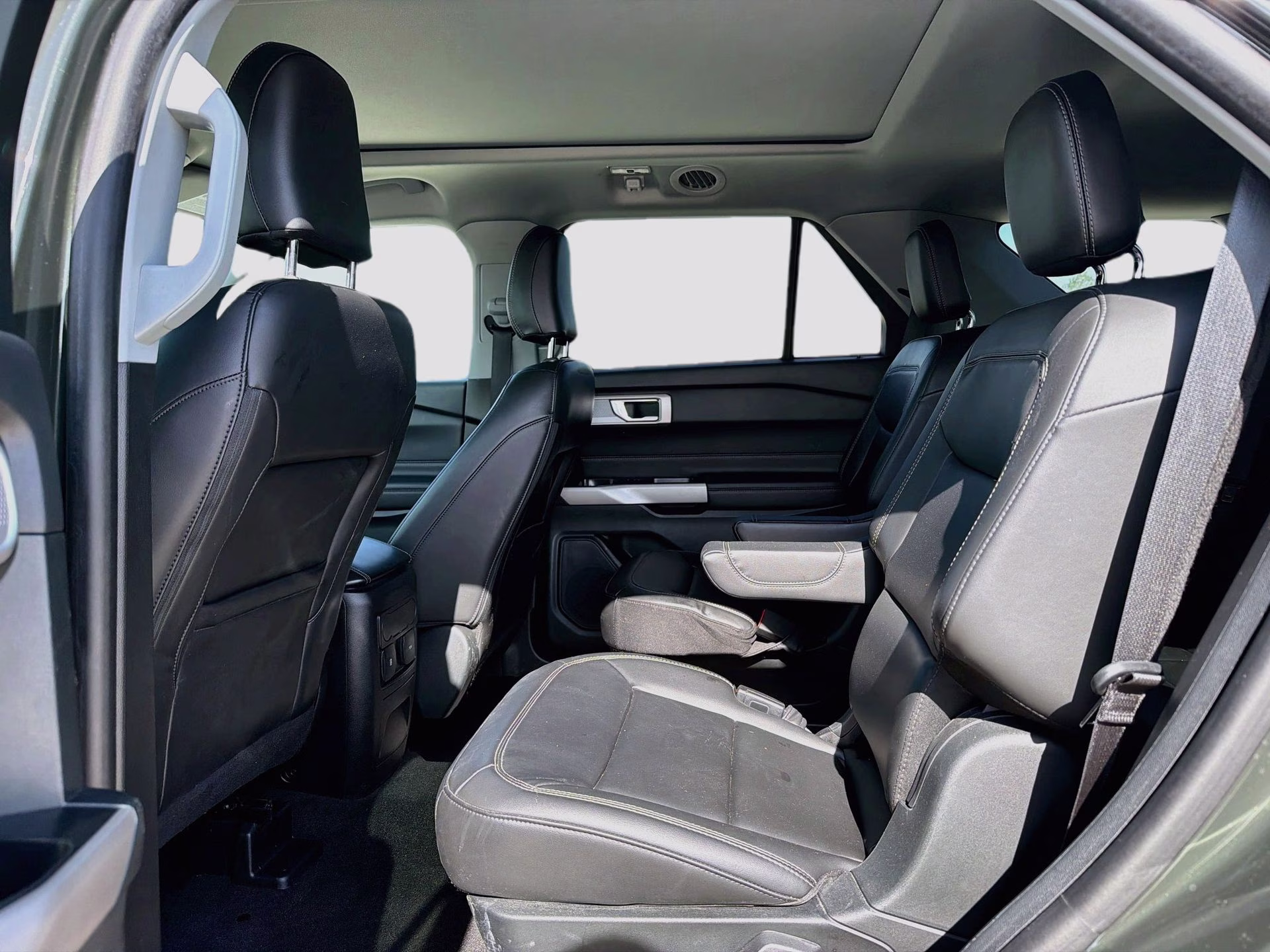 2024 Forged Green Metallic Ford Explorer XLT 4X4 SUV