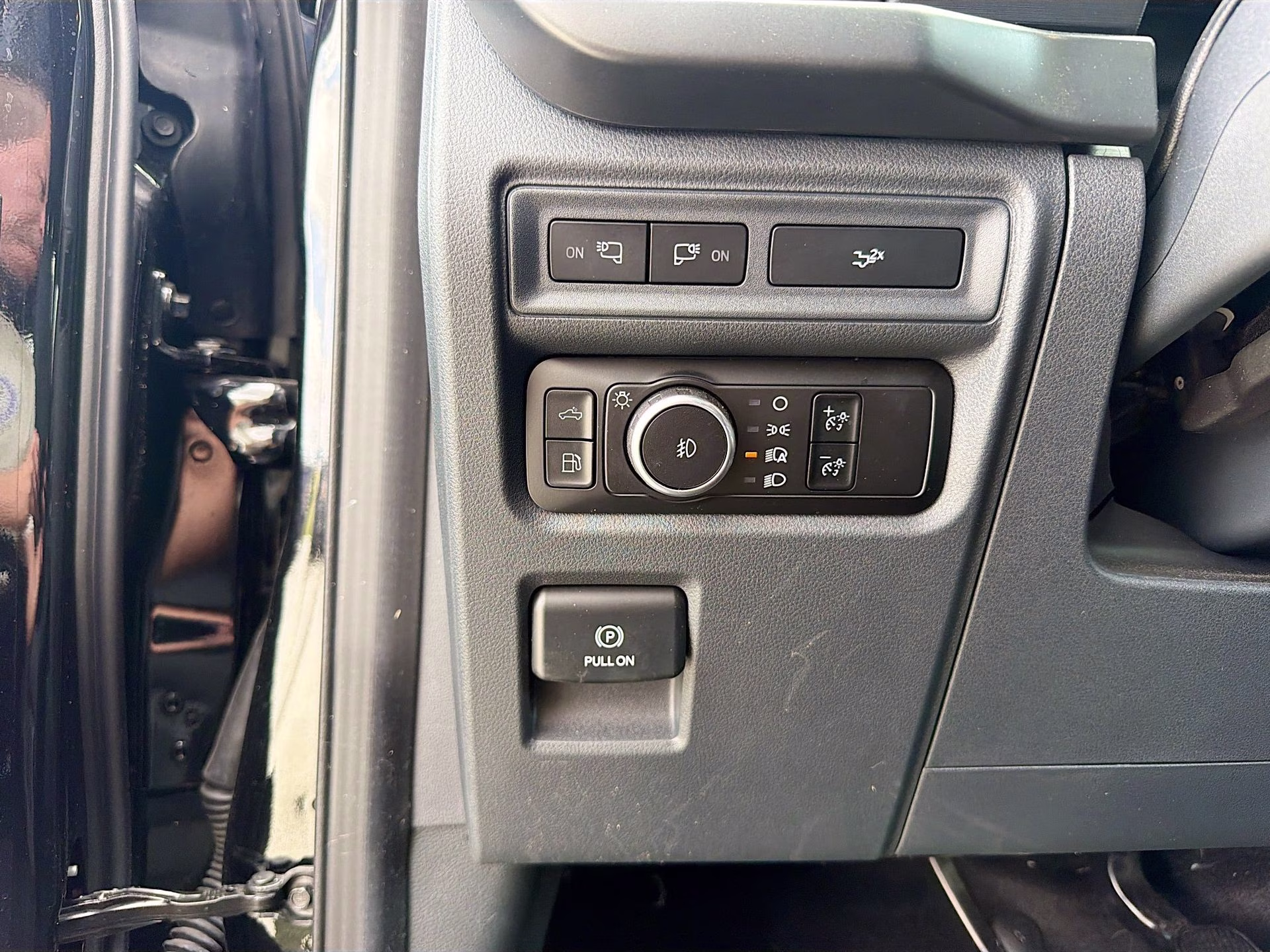 2024 Agate Black Metallic Ford F-150 XLT 4X4 Truck