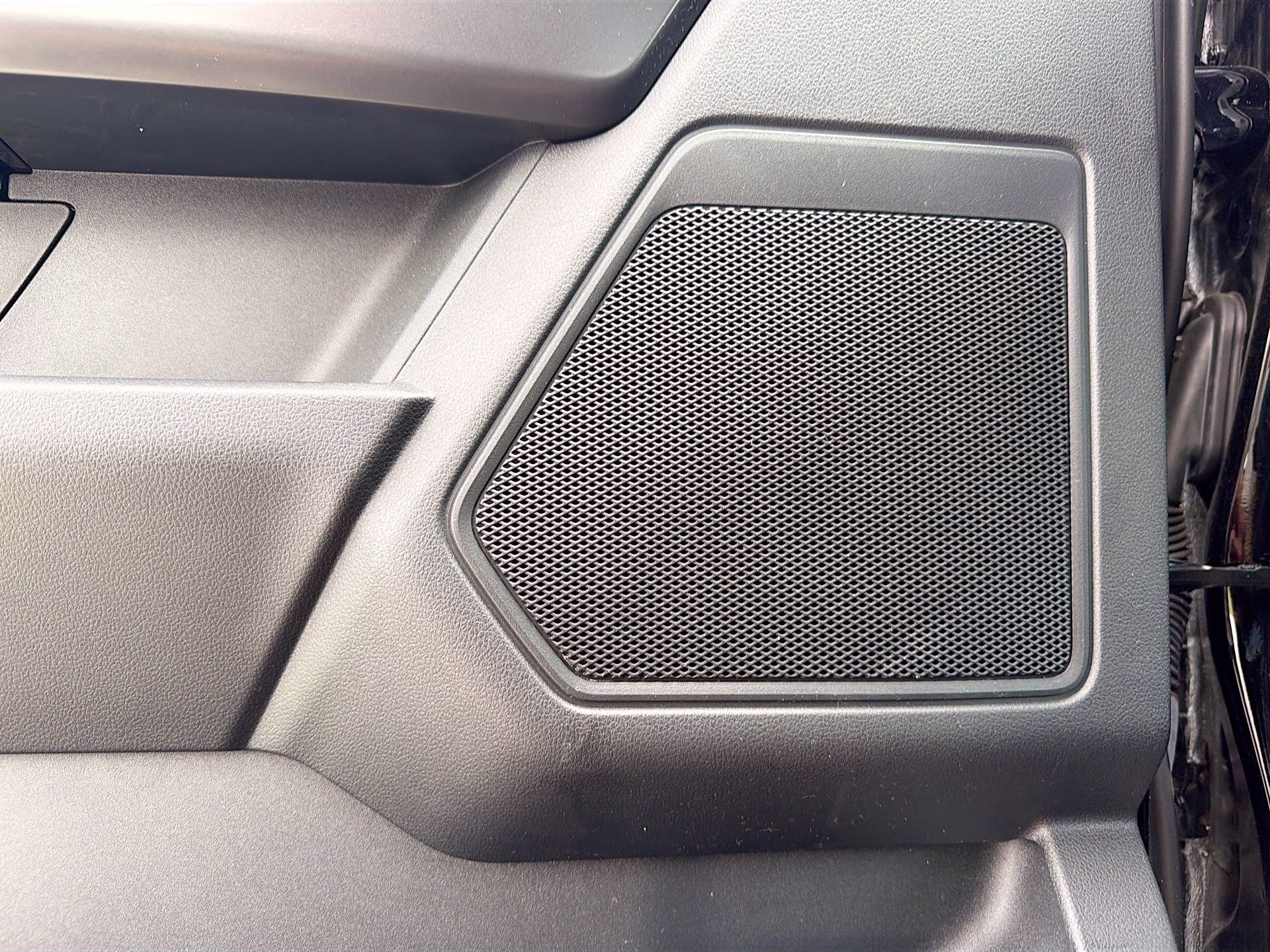 2024 Agate Black Metallic Ford F-150 XLT 4X4 Truck