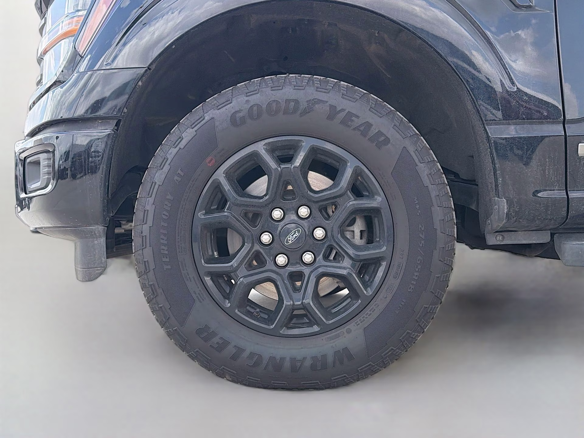 2024 Agate Black Metallic Ford F-150 XLT 4X4 Truck