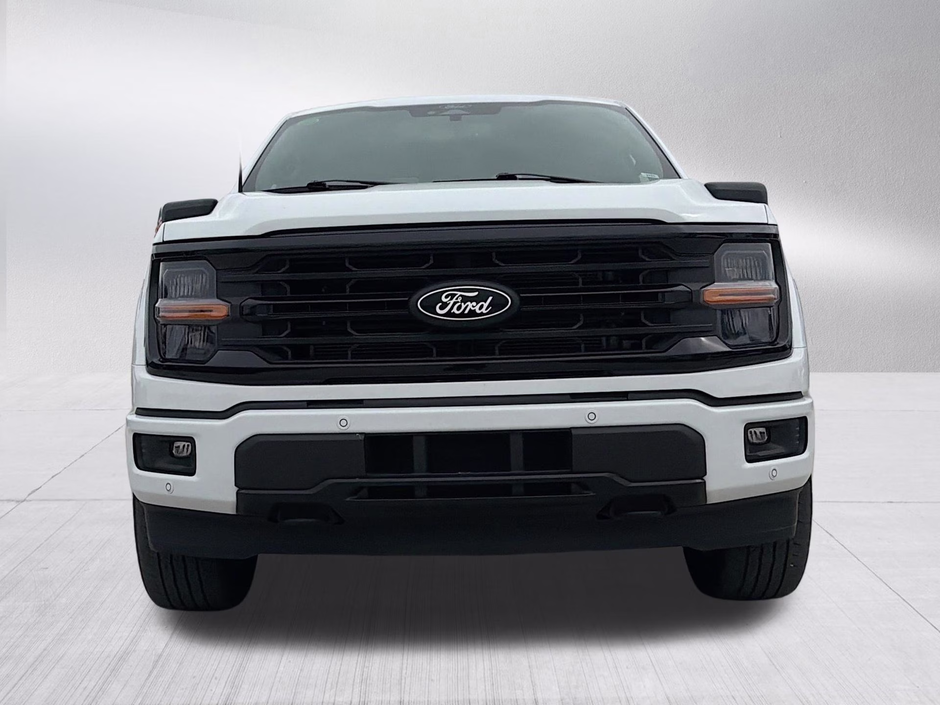 2024 Oxford White Ford F-150 XLT 4X4 Truck