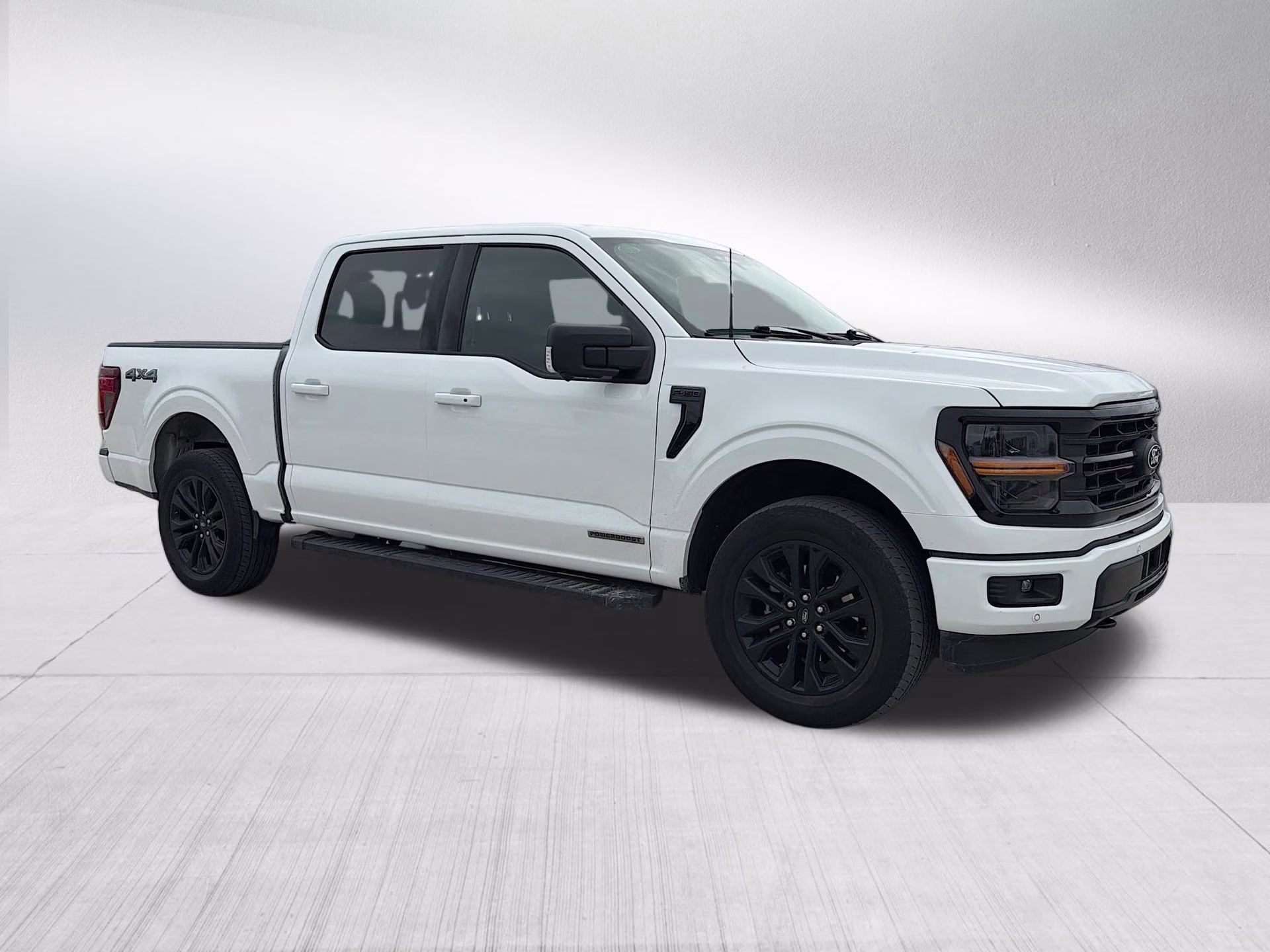 2024 Oxford White Ford F-150 XLT 4X4 Truck