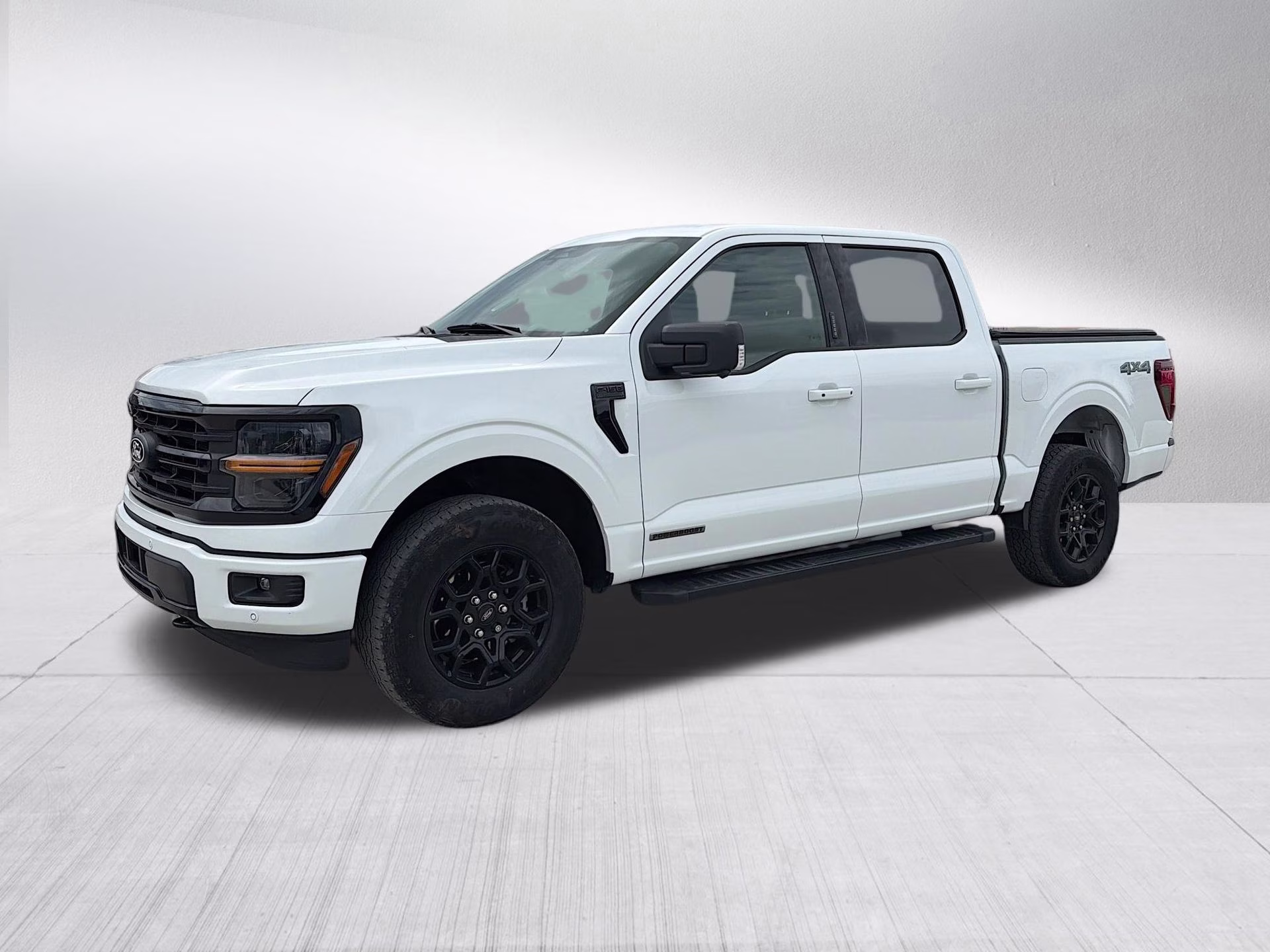2024 Oxford White Ford F-150 XLT 4X4 Truck