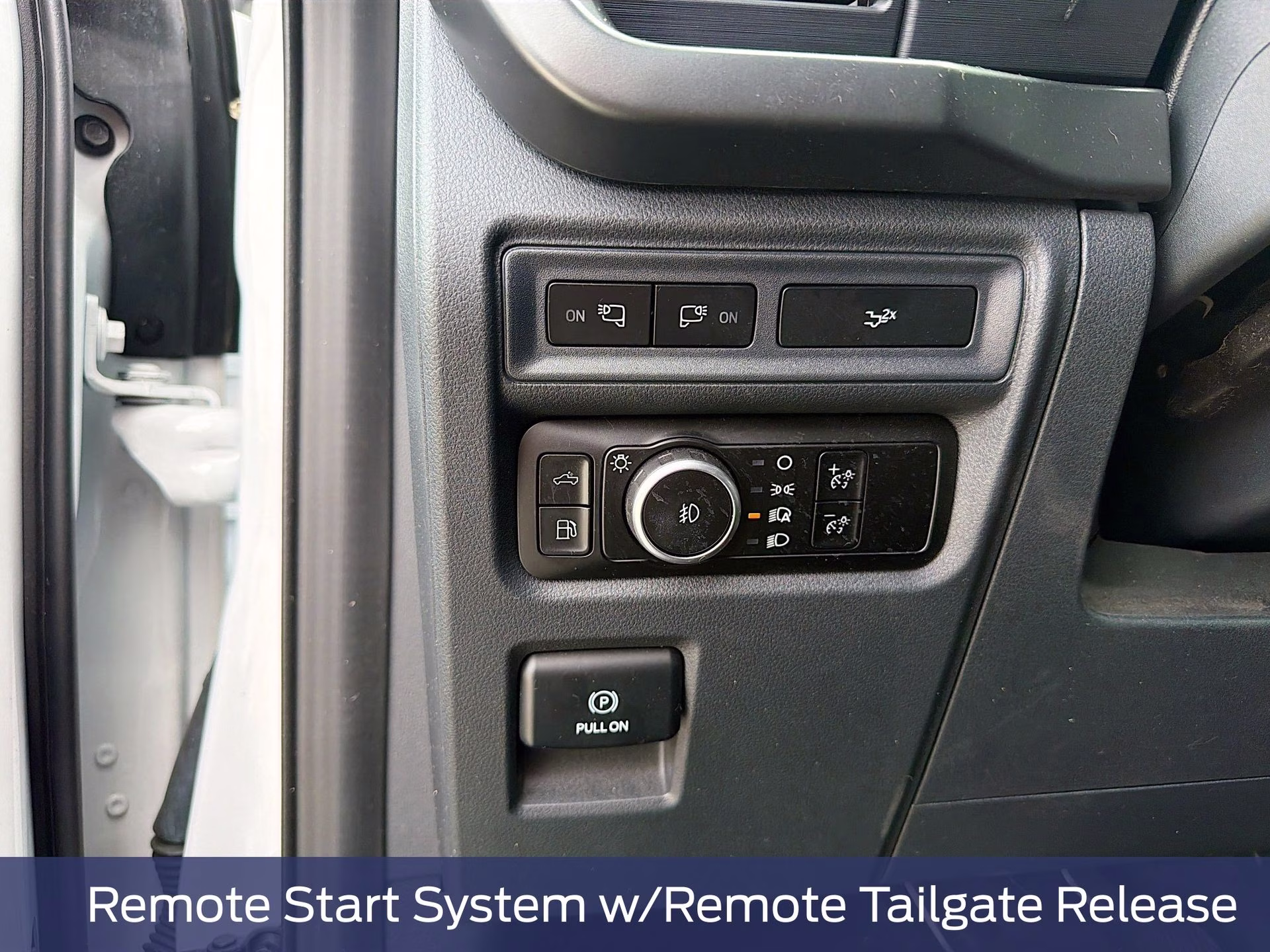 2024 Oxford White Ford F-150 XLT 4X4 Truck