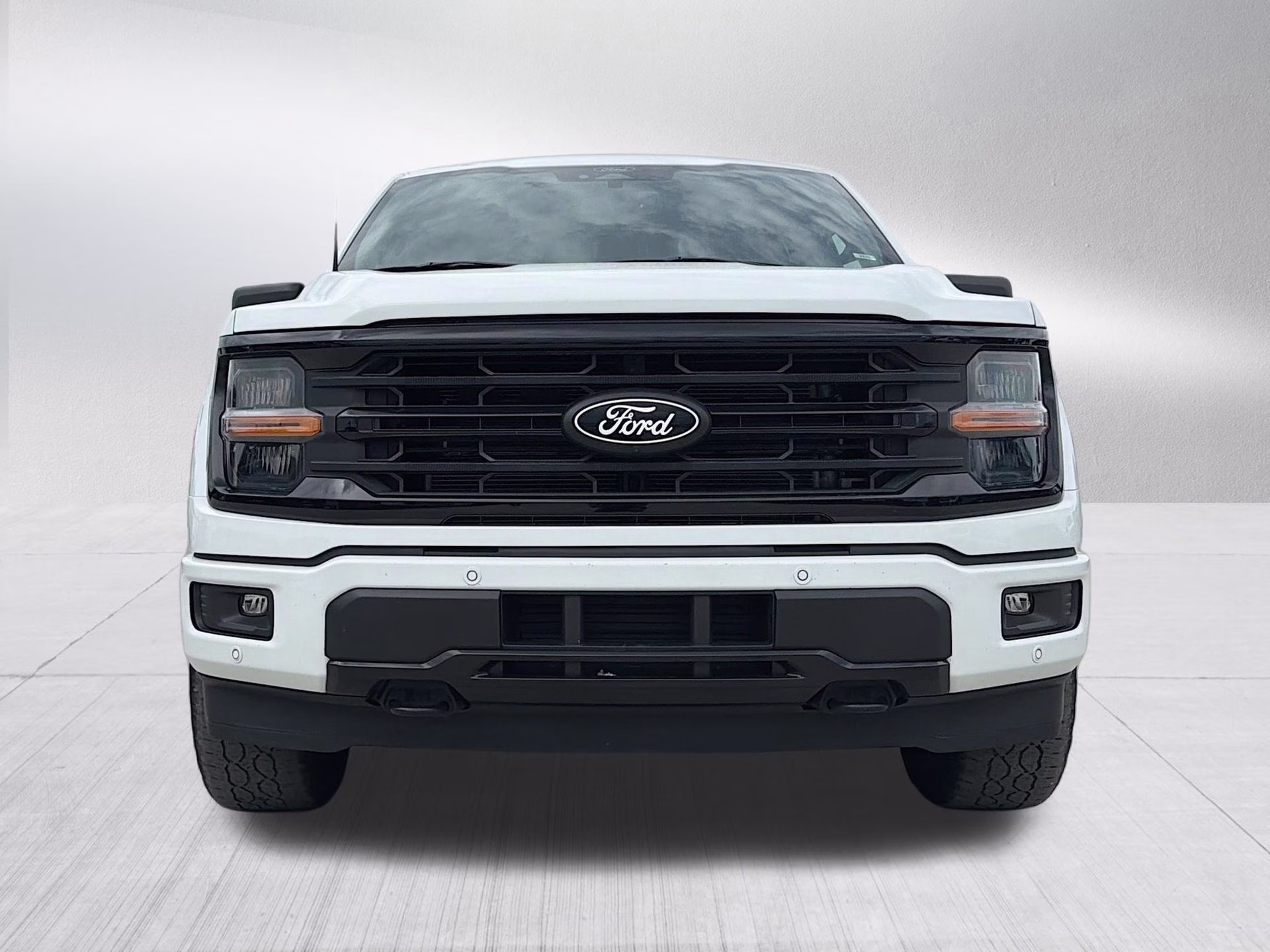 2024 Oxford White Ford F-150 XLT 4X4 Truck