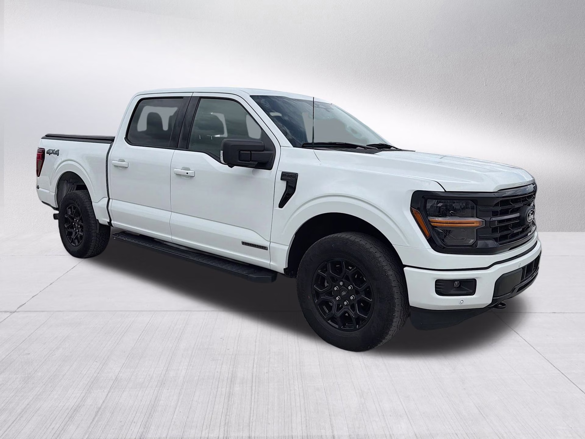 2024 Oxford White Ford F-150 XLT 4X4 Truck