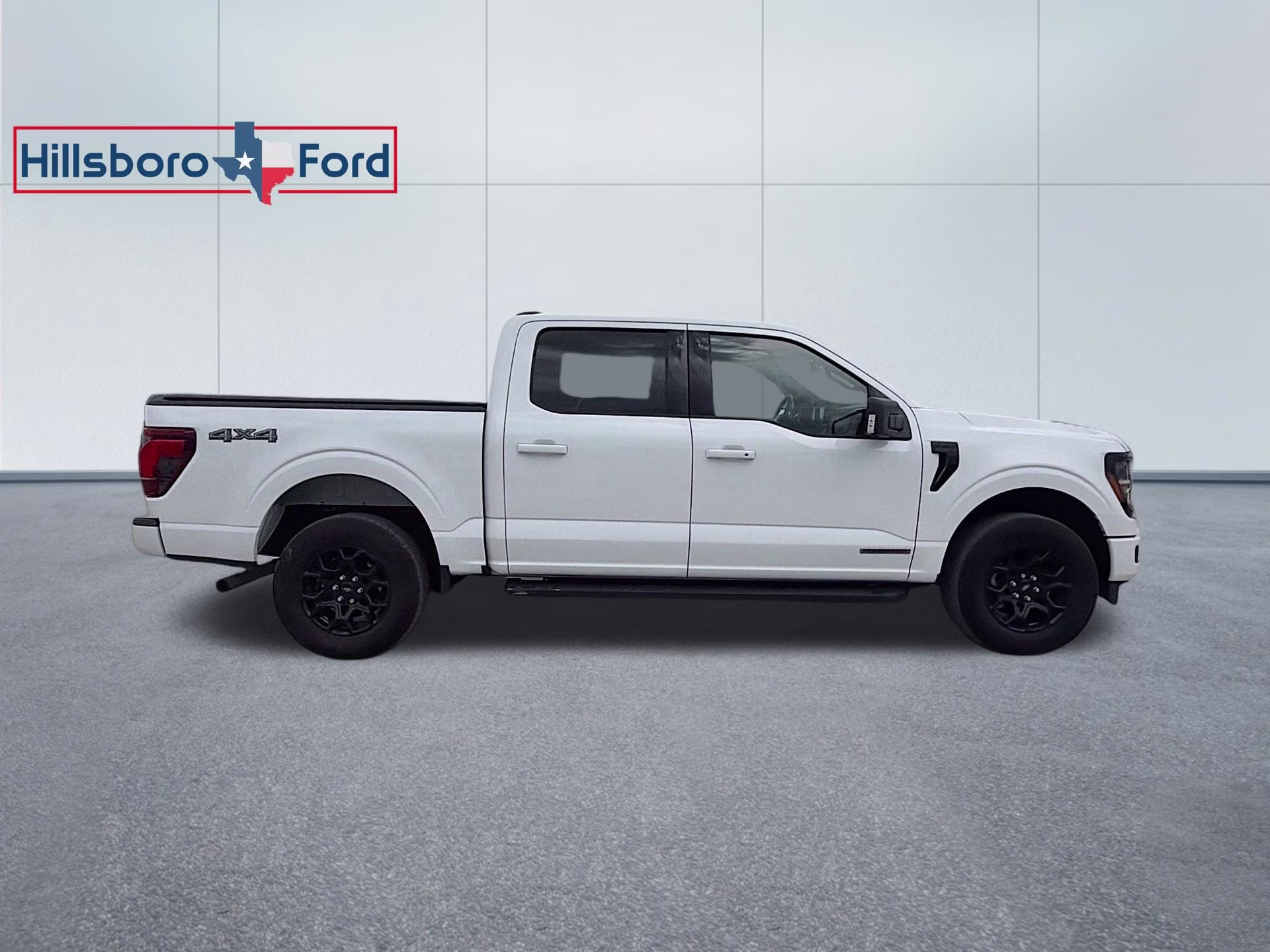 2024 Oxford White Ford F-150 XLT 4X4 Truck