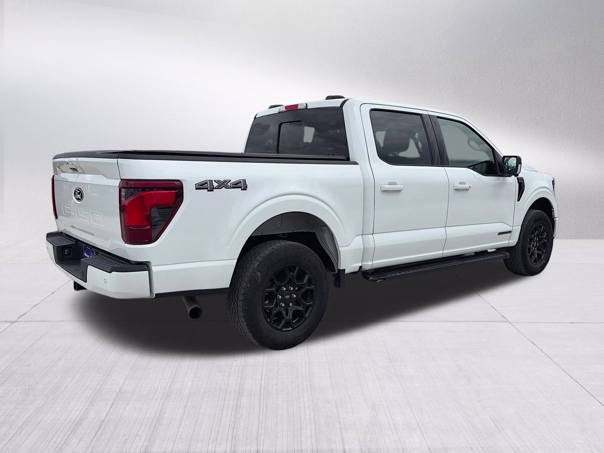 2024 Oxford White Ford F-150 XLT 4X4 Truck