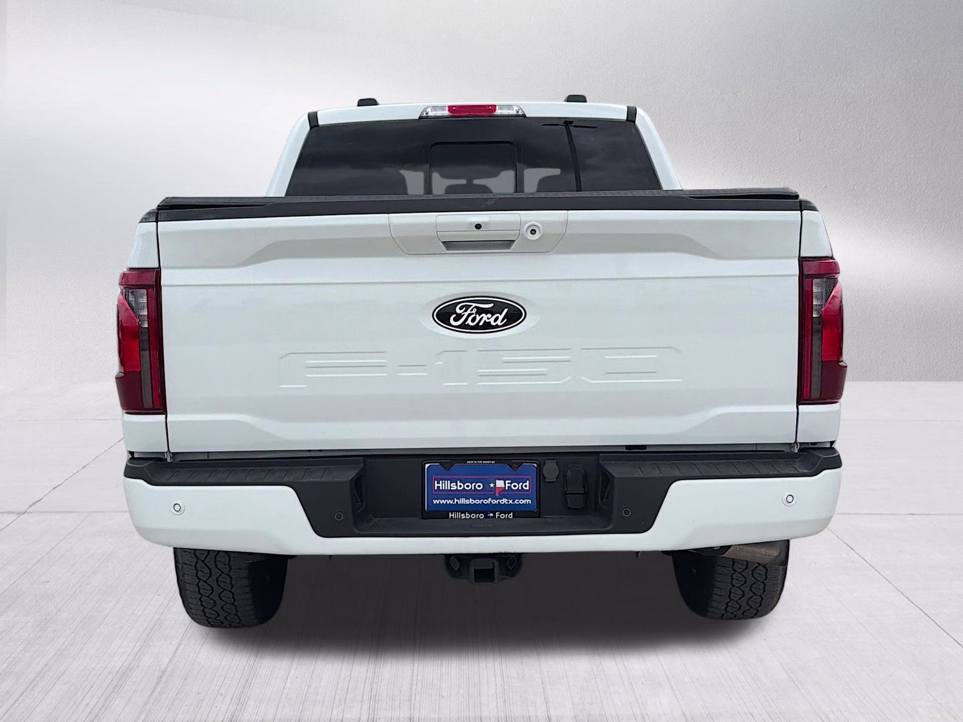 2024 Oxford White Ford F-150 XLT 4X4 Truck