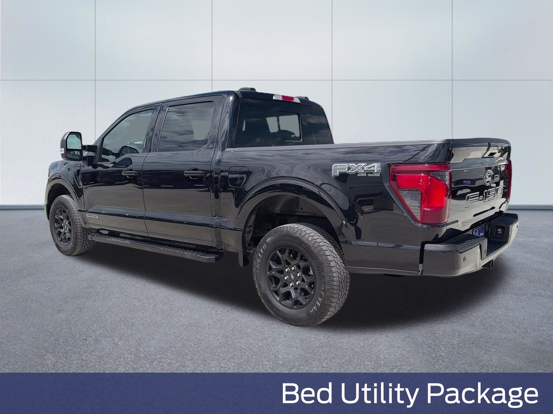 2024 Agate Black Metallic Ford F-150 XLT 4X4 Truck