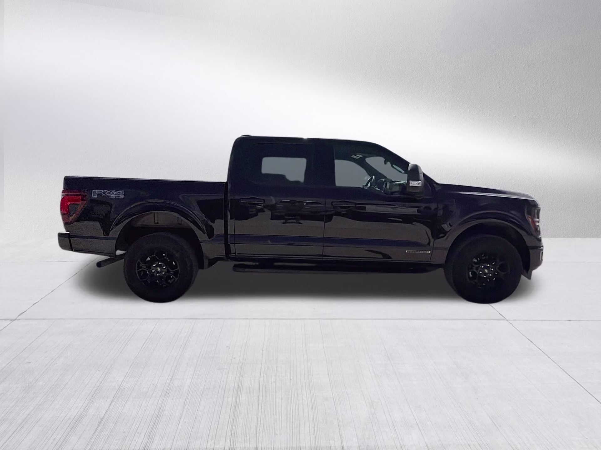 2024 Agate Black Metallic Ford F-150 XLT 4X4 Truck