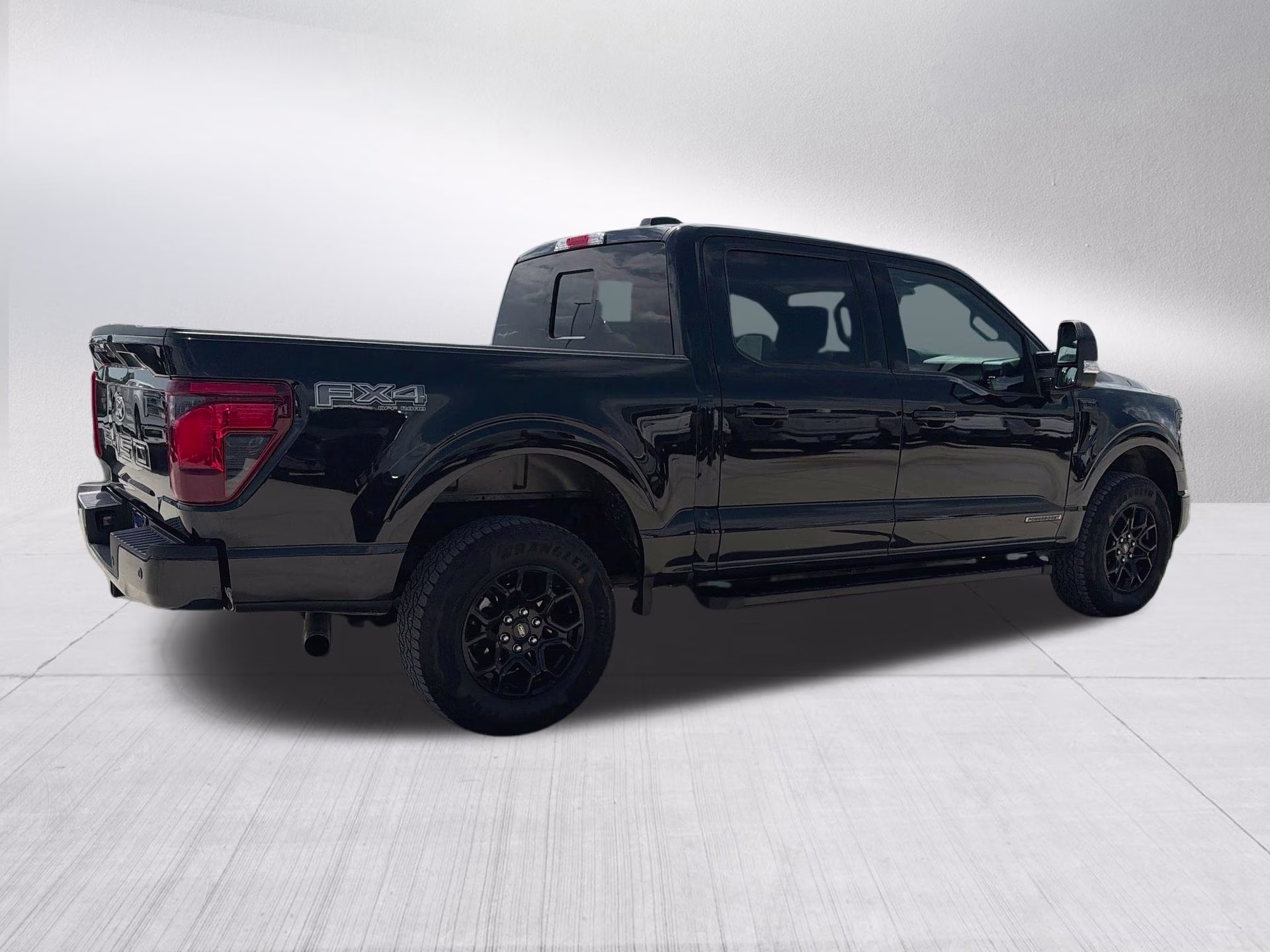 2024 Agate Black Metallic Ford F-150 XLT 4X4 Truck