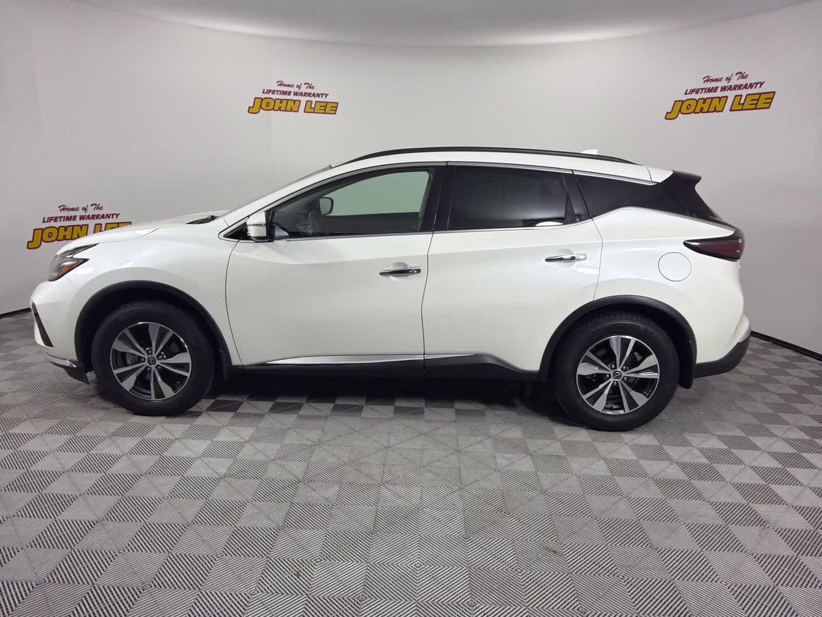 2024 Pearl White Tricoat Nissan Murano SV FWD SUV
