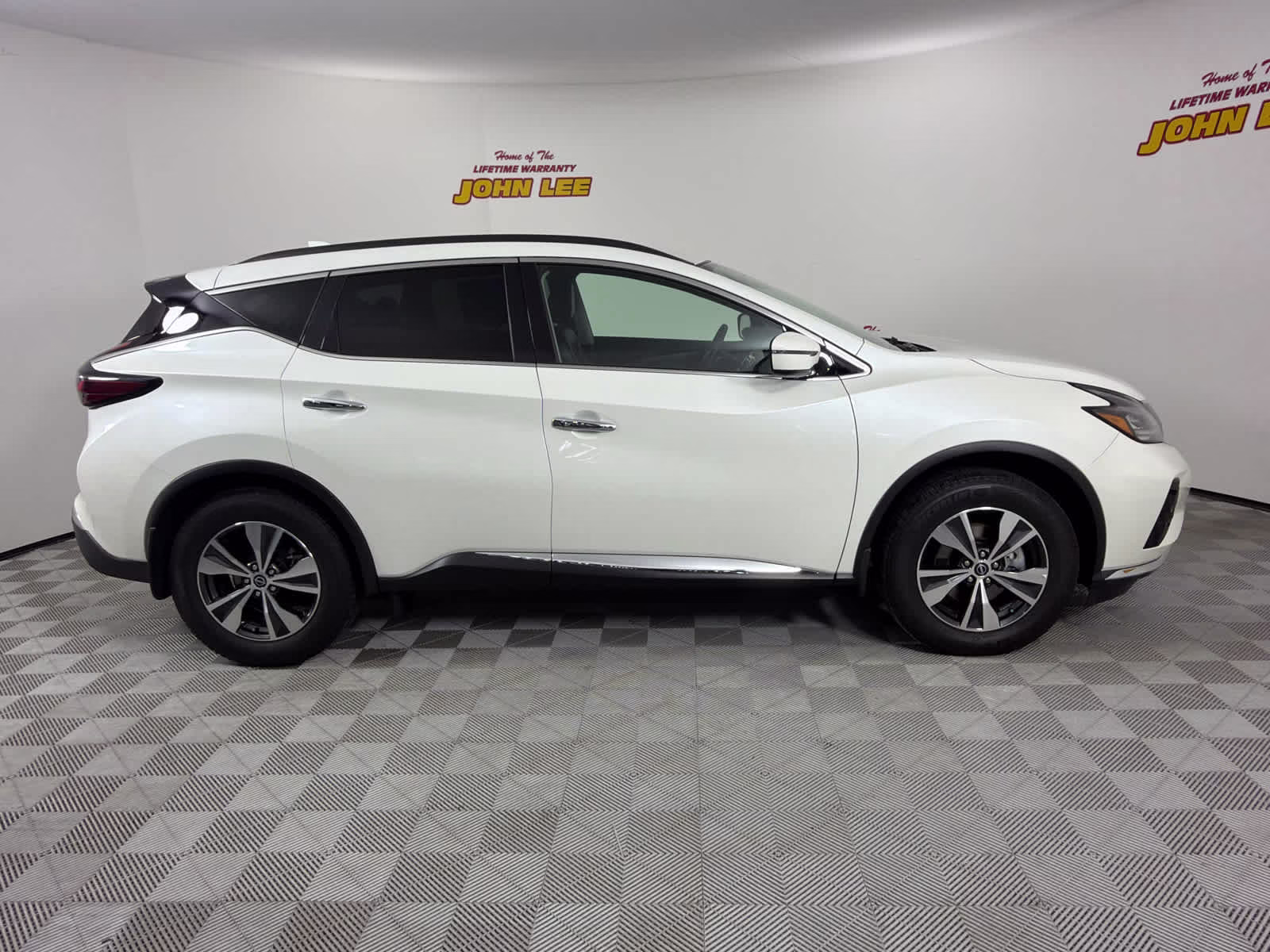 2024 Pearl White Tricoat Nissan Murano SV FWD SUV
