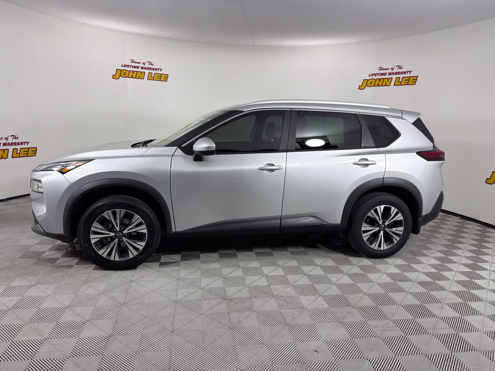 2023 Brilliant Silver Metallic Nissan Rogue SV FWD SUV