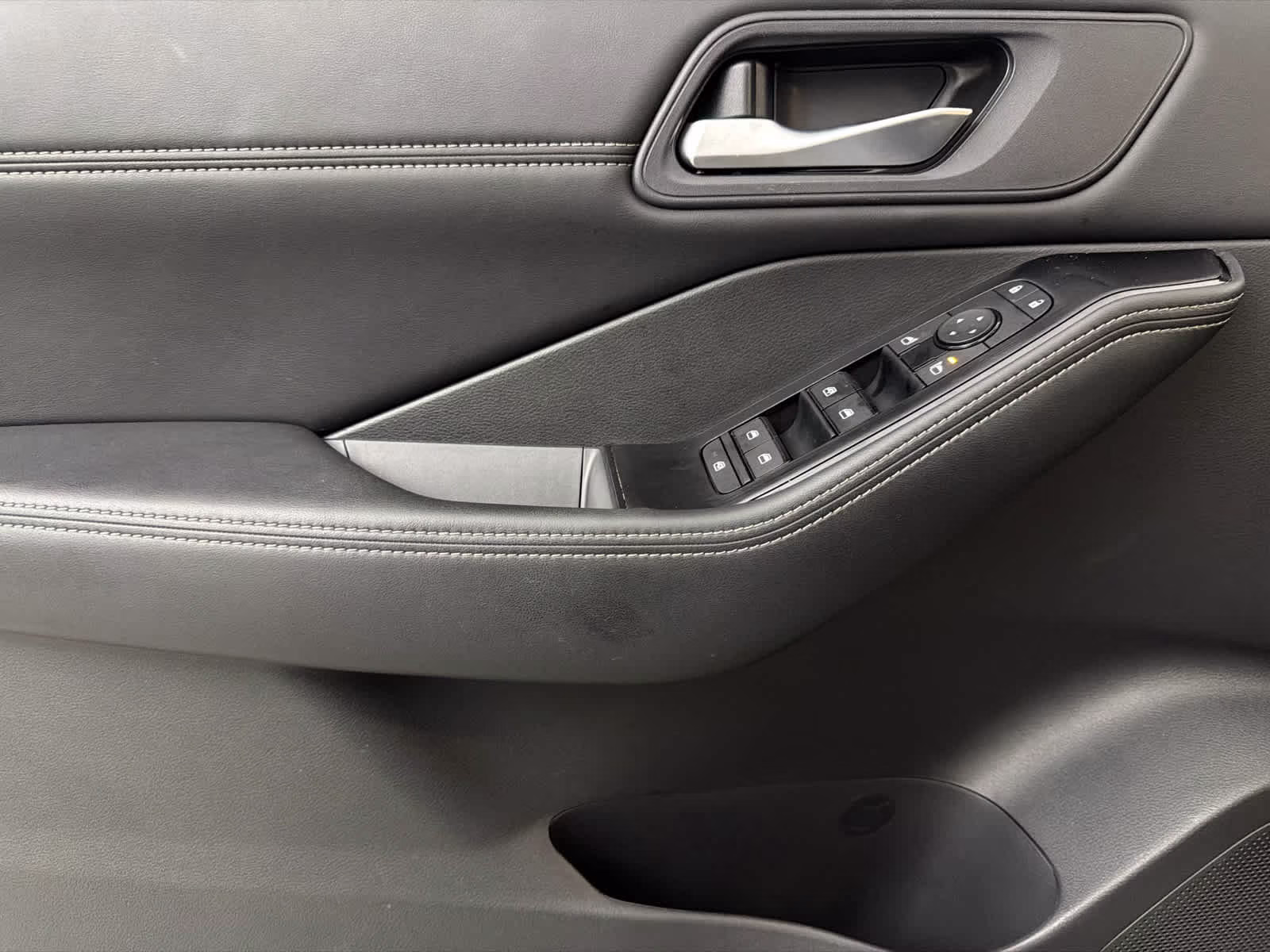 2023 Brilliant Silver Metallic Nissan Rogue SV FWD SUV