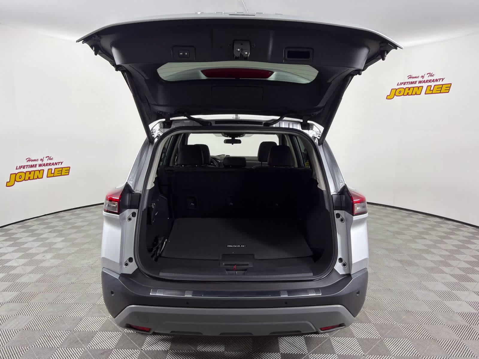 2023 Brilliant Silver Metallic Nissan Rogue SV FWD SUV