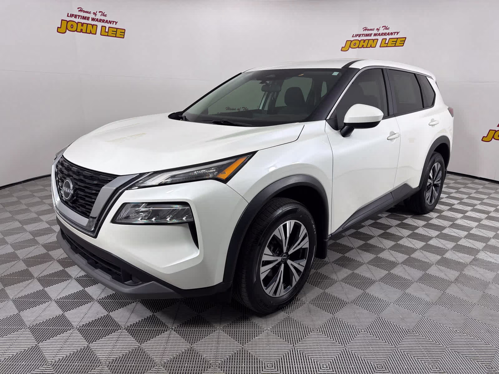 2023 Pearl White Tricoat Nissan Rogue SV FWD SUV