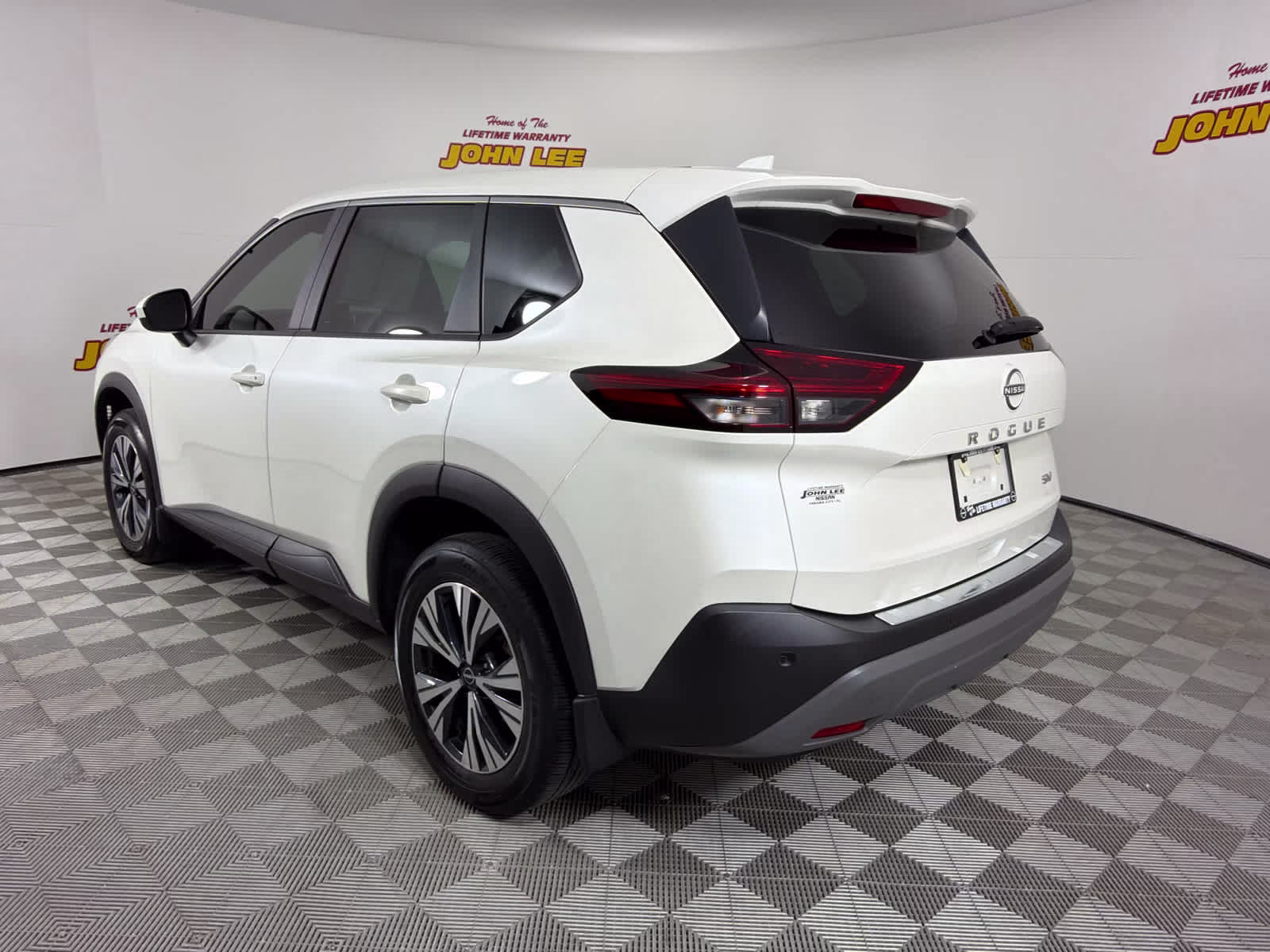 2023 Pearl White Tricoat Nissan Rogue SV FWD SUV