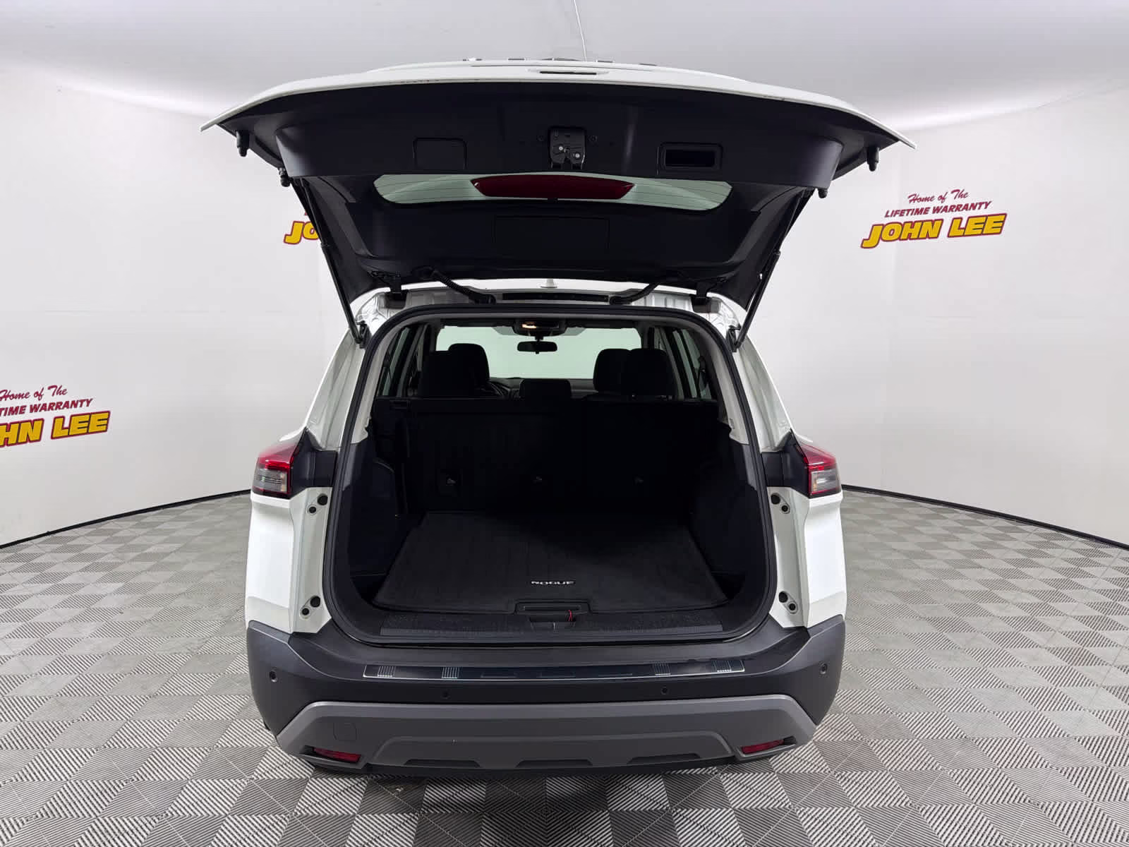 2023 Pearl White Tricoat Nissan Rogue SV FWD SUV