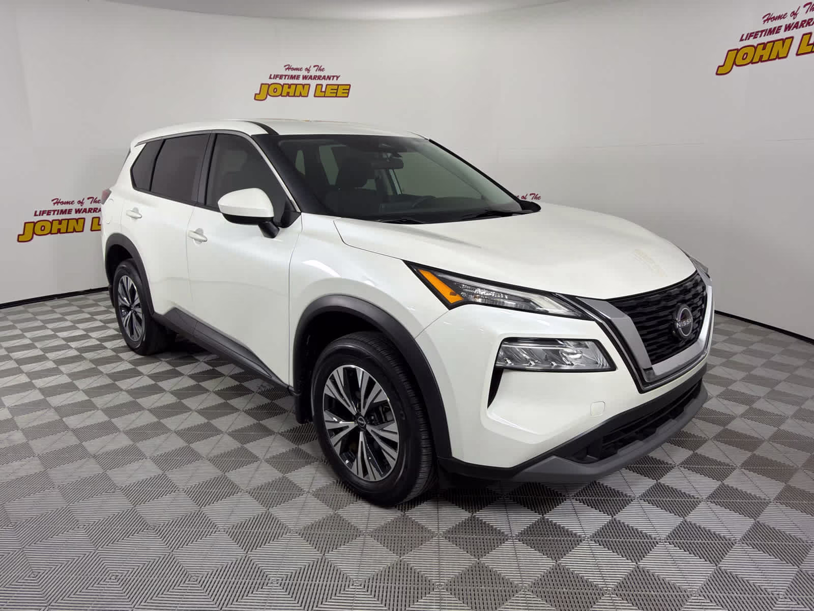 2023 Pearl White Tricoat Nissan Rogue SV FWD SUV