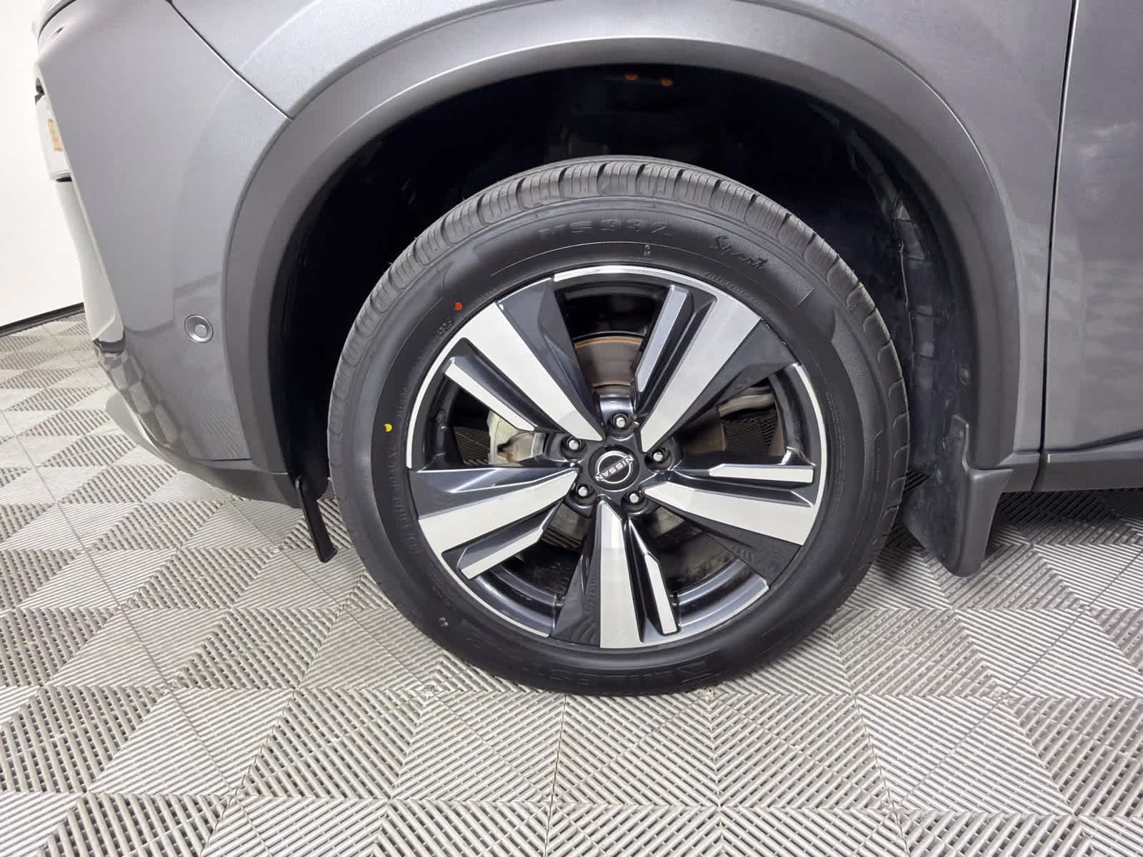 2023 Gun Metallic Nissan Rogue Platinum AWD SUV