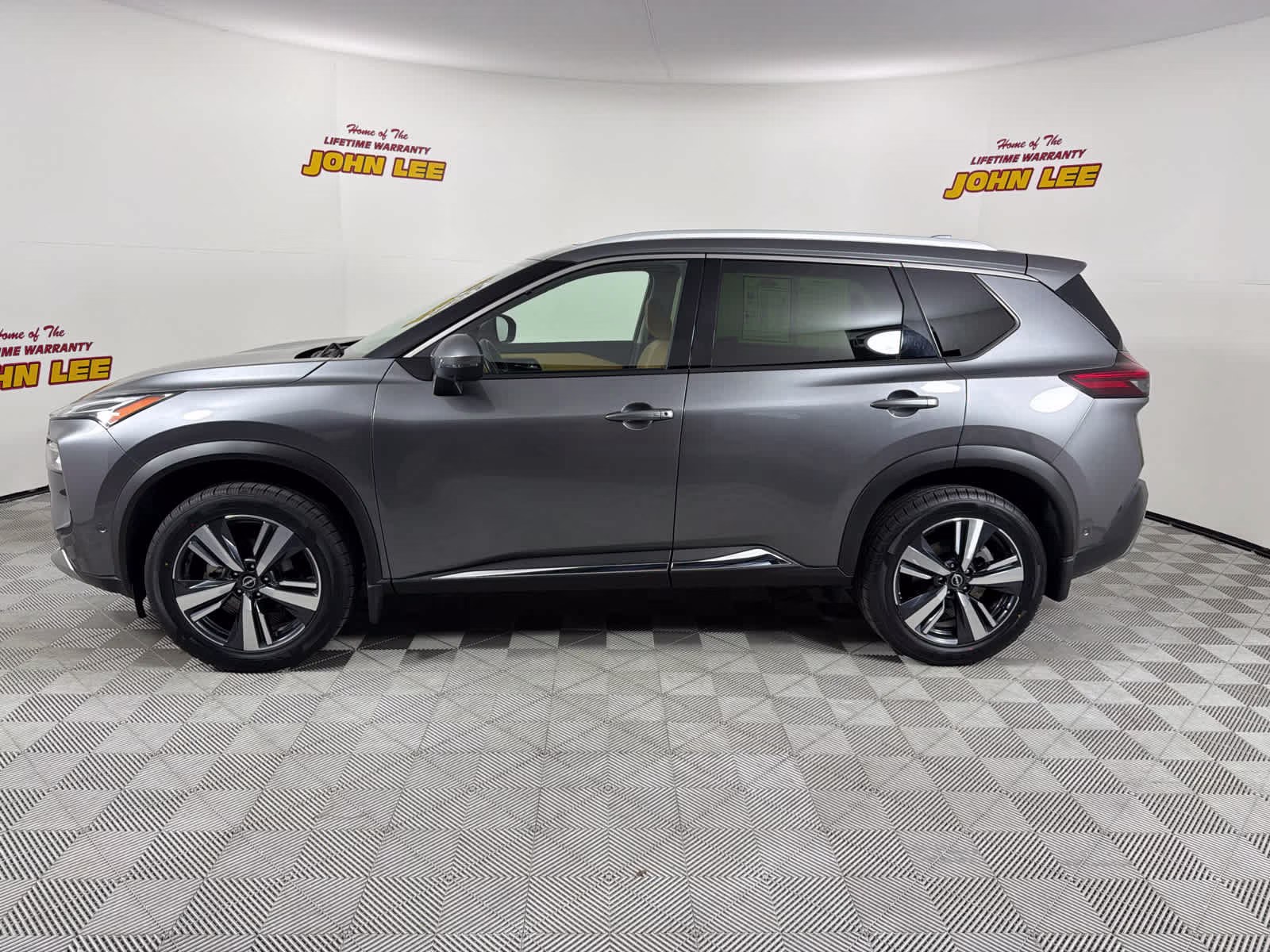 2023 Gun Metallic Nissan Rogue Platinum AWD SUV