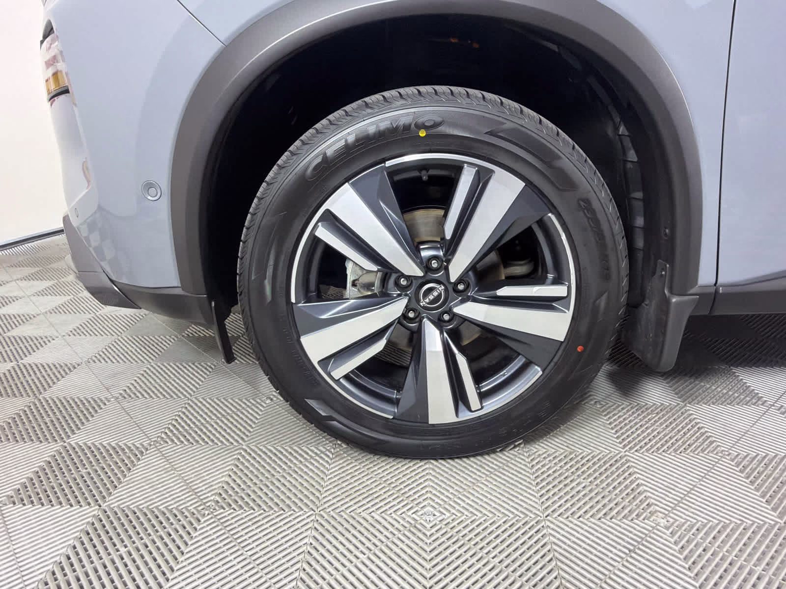 2023 Boulder Gray Pearl Nissan Rogue Platinum AWD SUV
