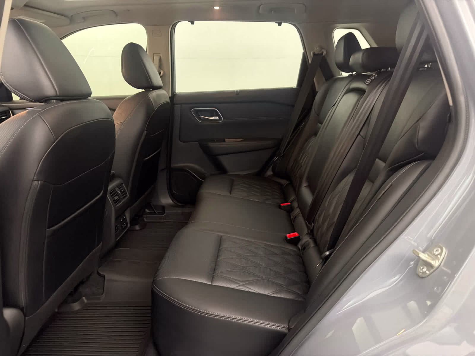 2023 Boulder Gray Pearl Nissan Rogue Platinum AWD SUV