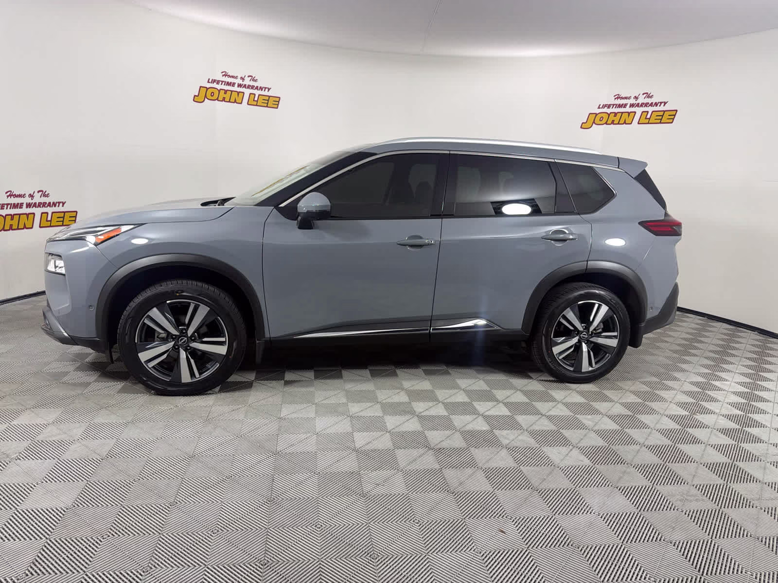2023 Boulder Gray Pearl Nissan Rogue Platinum AWD SUV