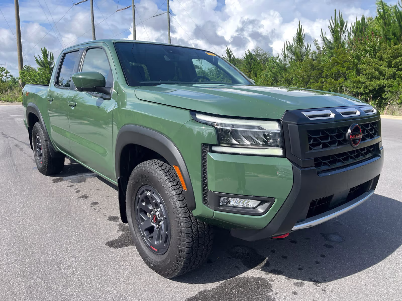 2025 Nissan Frontier's photo