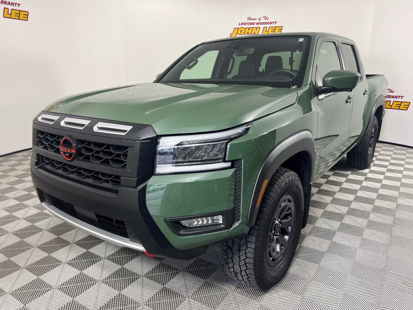 2025 Nissan Frontier PRO-4X Crew Cab 4X4's photo